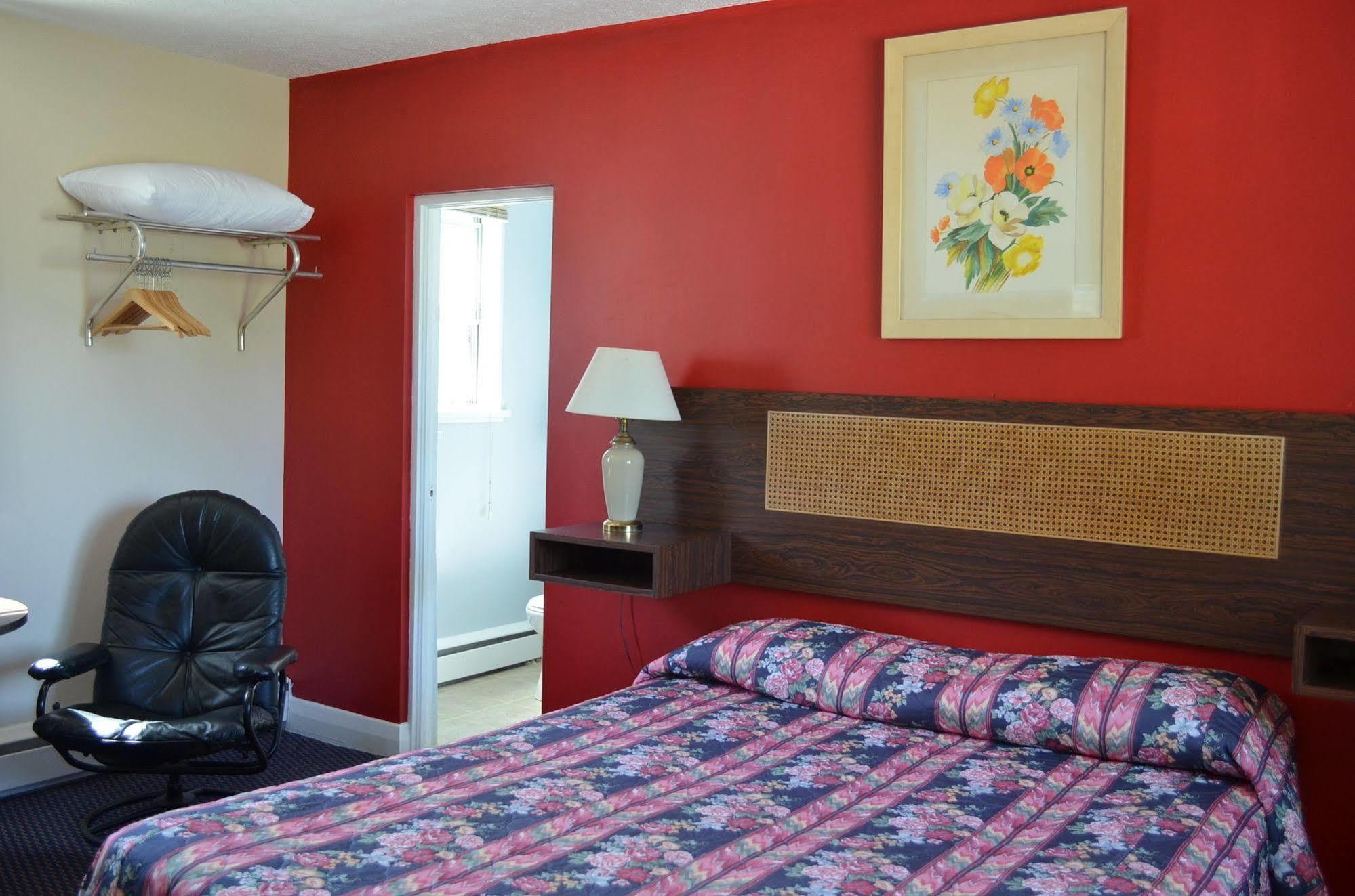 Walkerton Inn Motel Екстер'єр фото