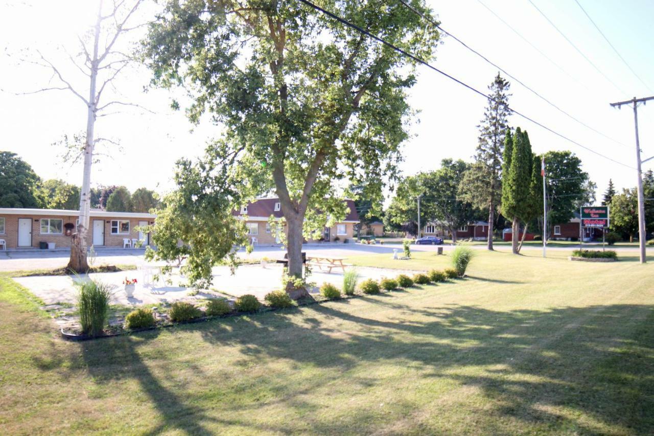 Walkerton Inn Motel Екстер'єр фото