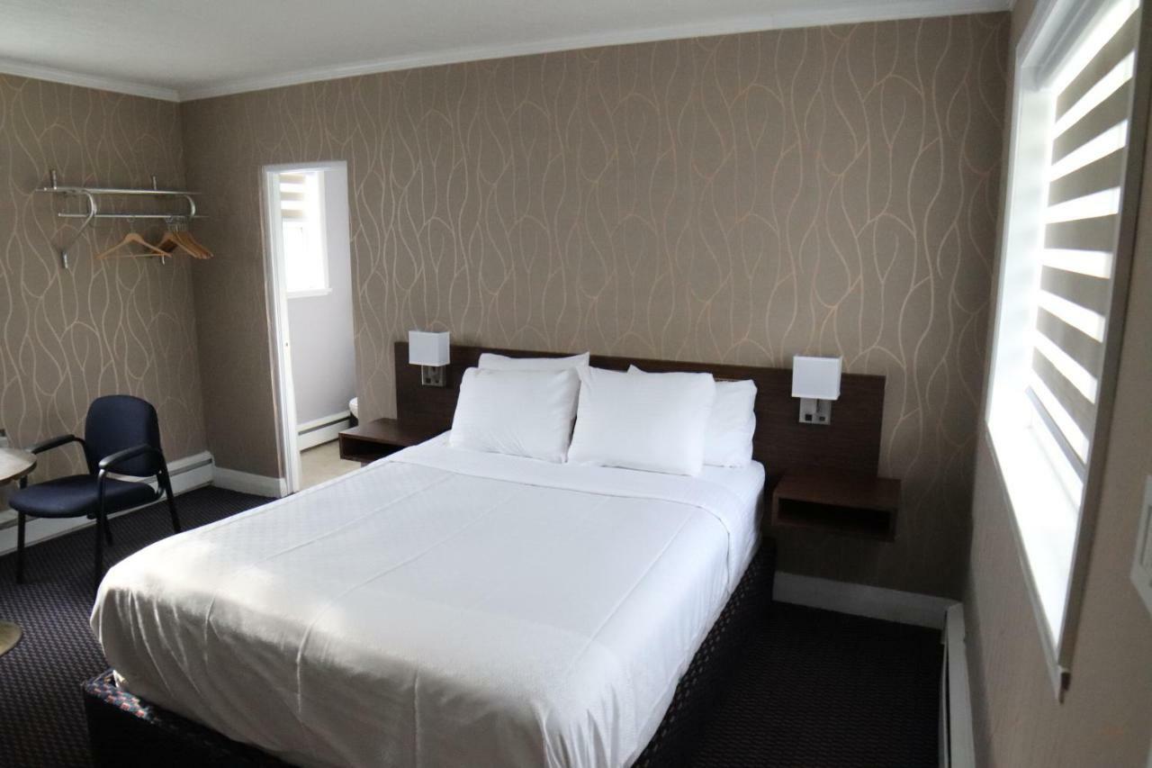 Walkerton Inn Motel Екстер'єр фото
