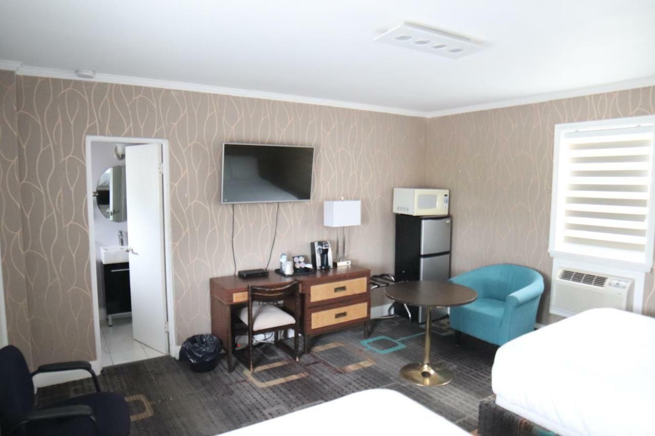 Walkerton Inn Motel Екстер'єр фото